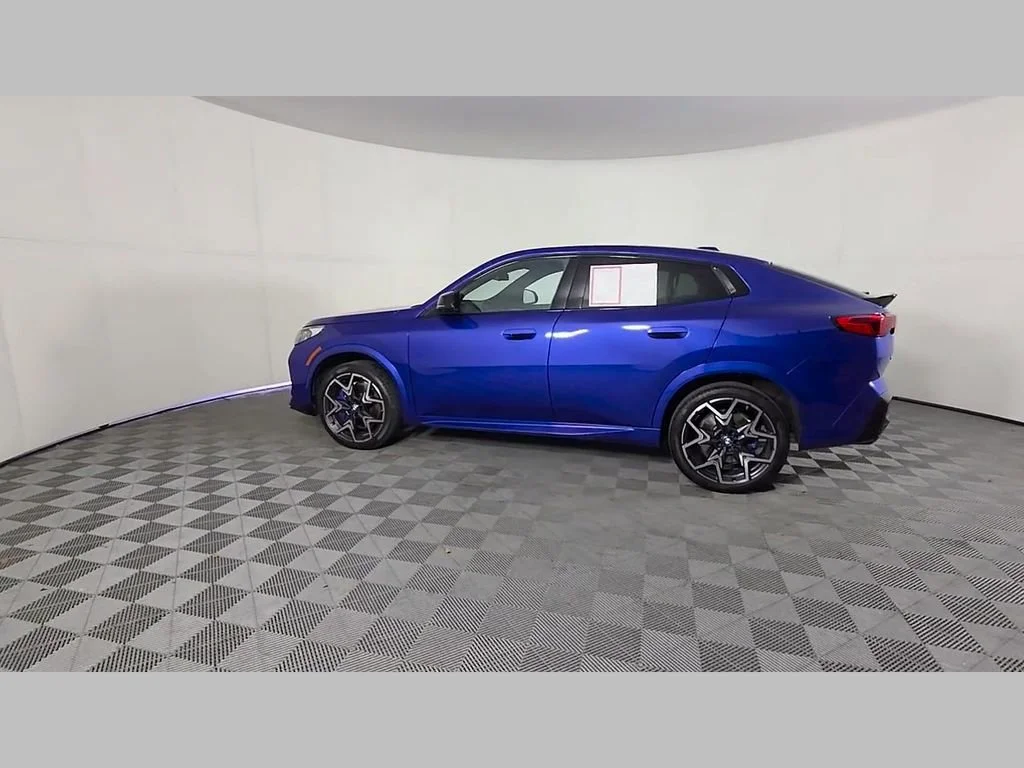 Used 2025 Blue Metallic BMW M35i image 49