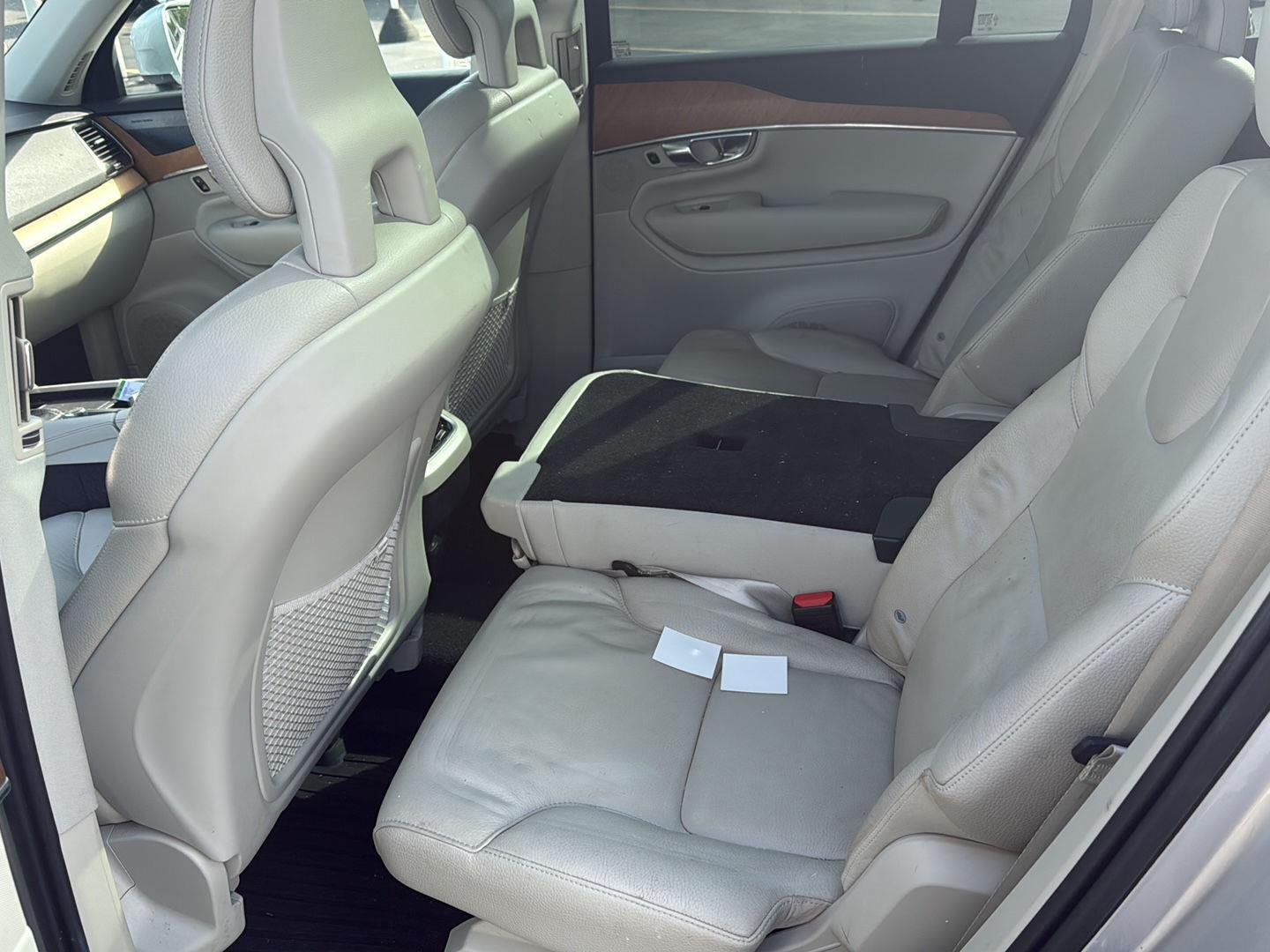 Used 2021 Bright Silver Metallic Volvo Momentum image 14