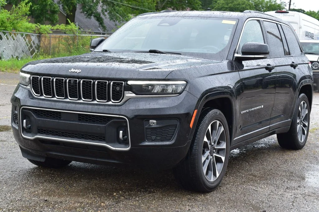 2024 Jeep Grand Cherokee Overland 4x4's photo