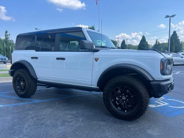 Used 2026 Oxford White Ford Badlands image 6