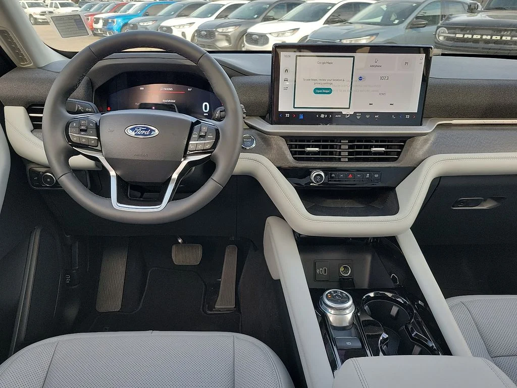 New 2026 Star White Metallic Tri-Coat Ford Platinum™ image 11