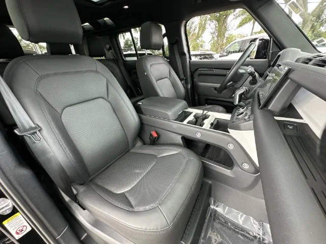 2025 Land Rover Defender S - Photo 26