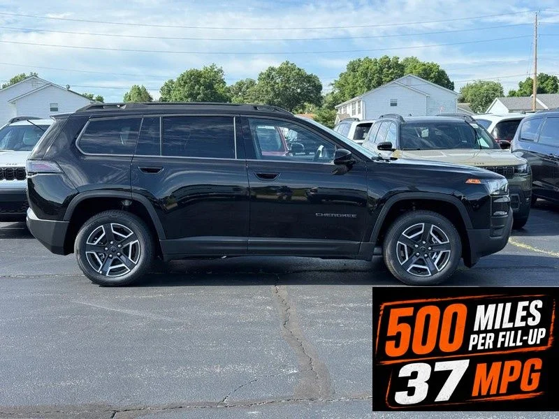 New 2026 Diamond Black Crystal Pearlcoat Jeep Limited image 2