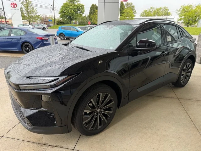 2026 Toyota C-HR XSE
