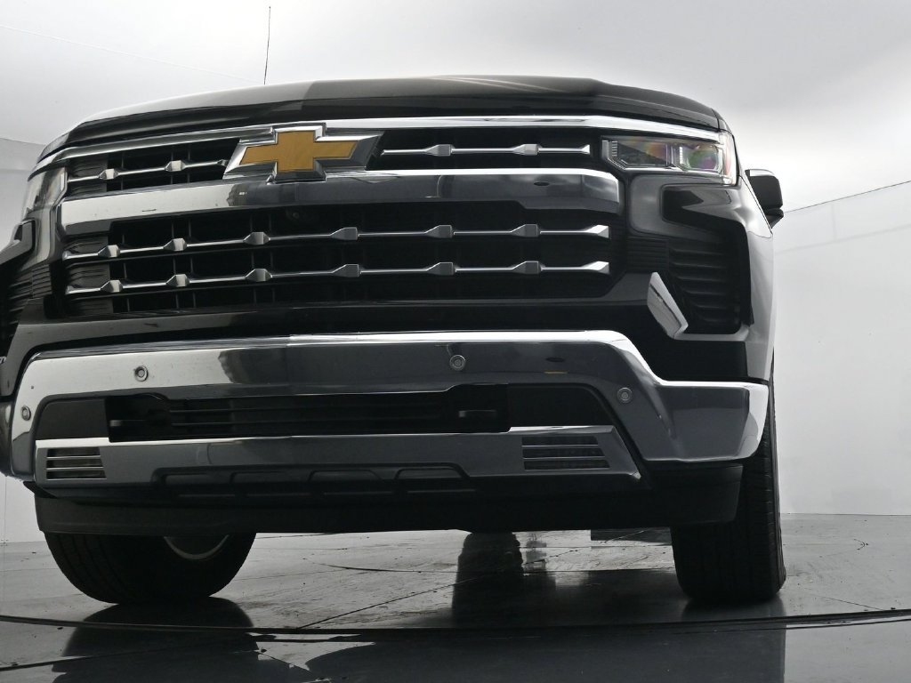 Used 2022 Black Chevrolet LTZ image 33