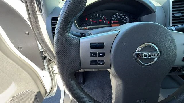 Used 2015 White Nissan S image 25