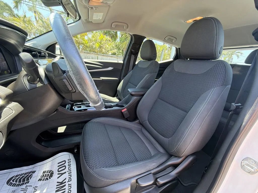 Used 2023 Summit White Chevrolet LT image 26
