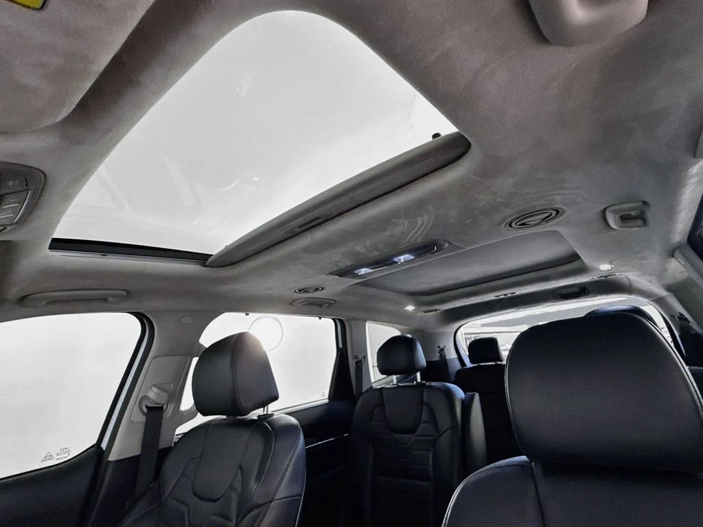 Used 2022 White Kia SX image 22