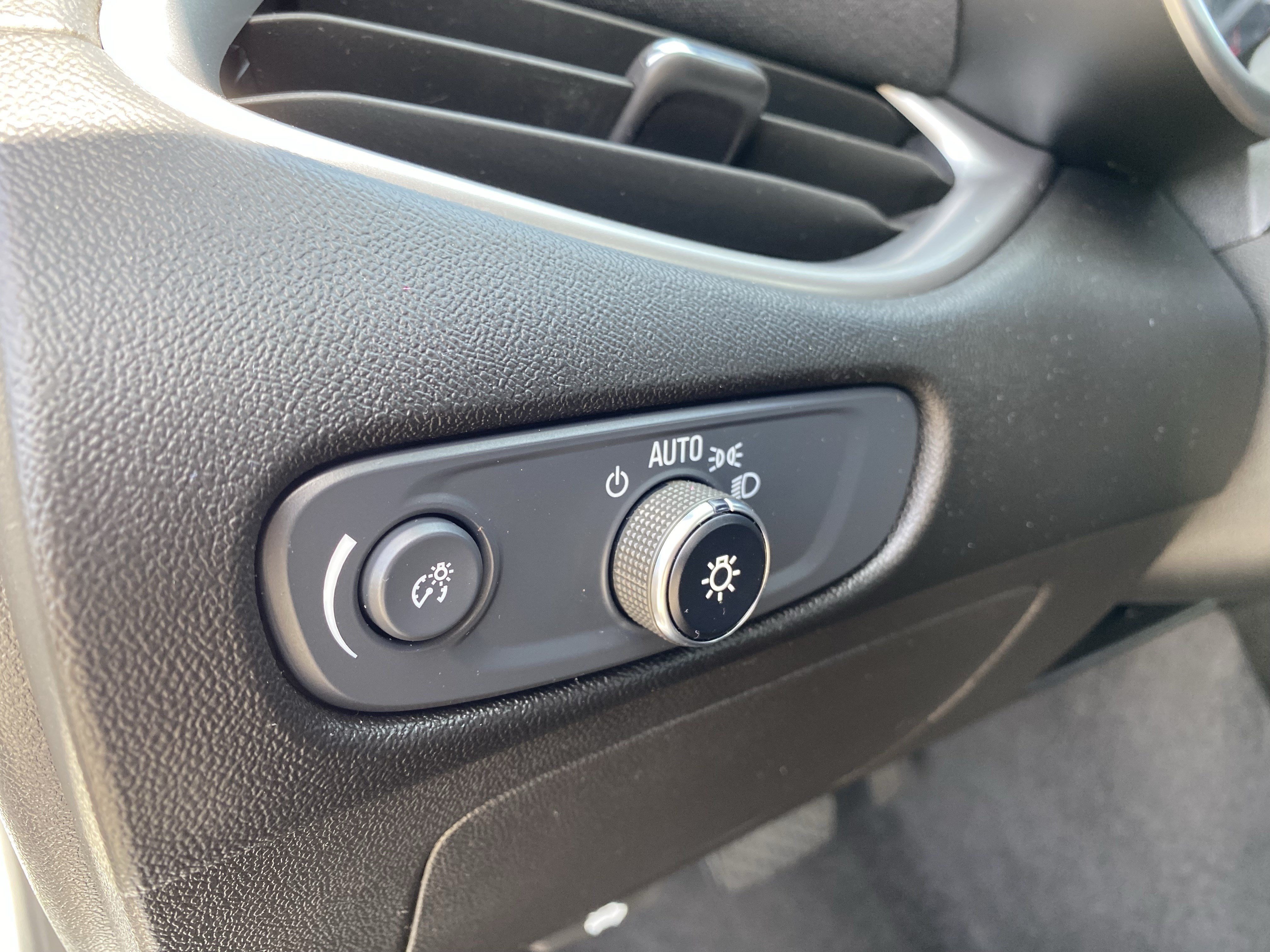 Used 2025 Summit White Chevrolet LS image 19