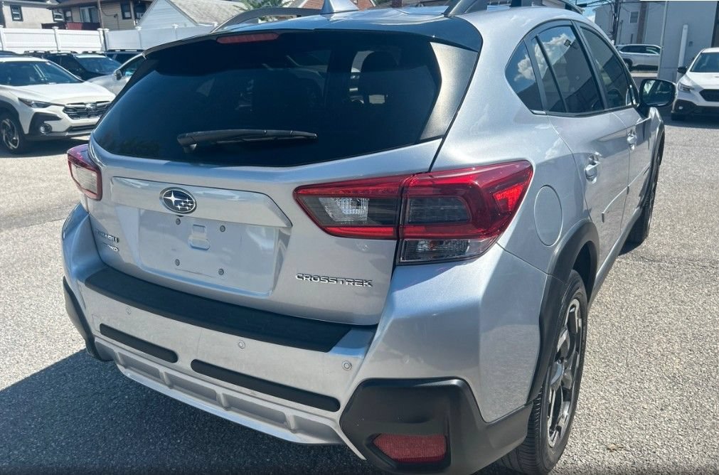 Used 2022 Ice Silver Metallic Subaru Limited image 5