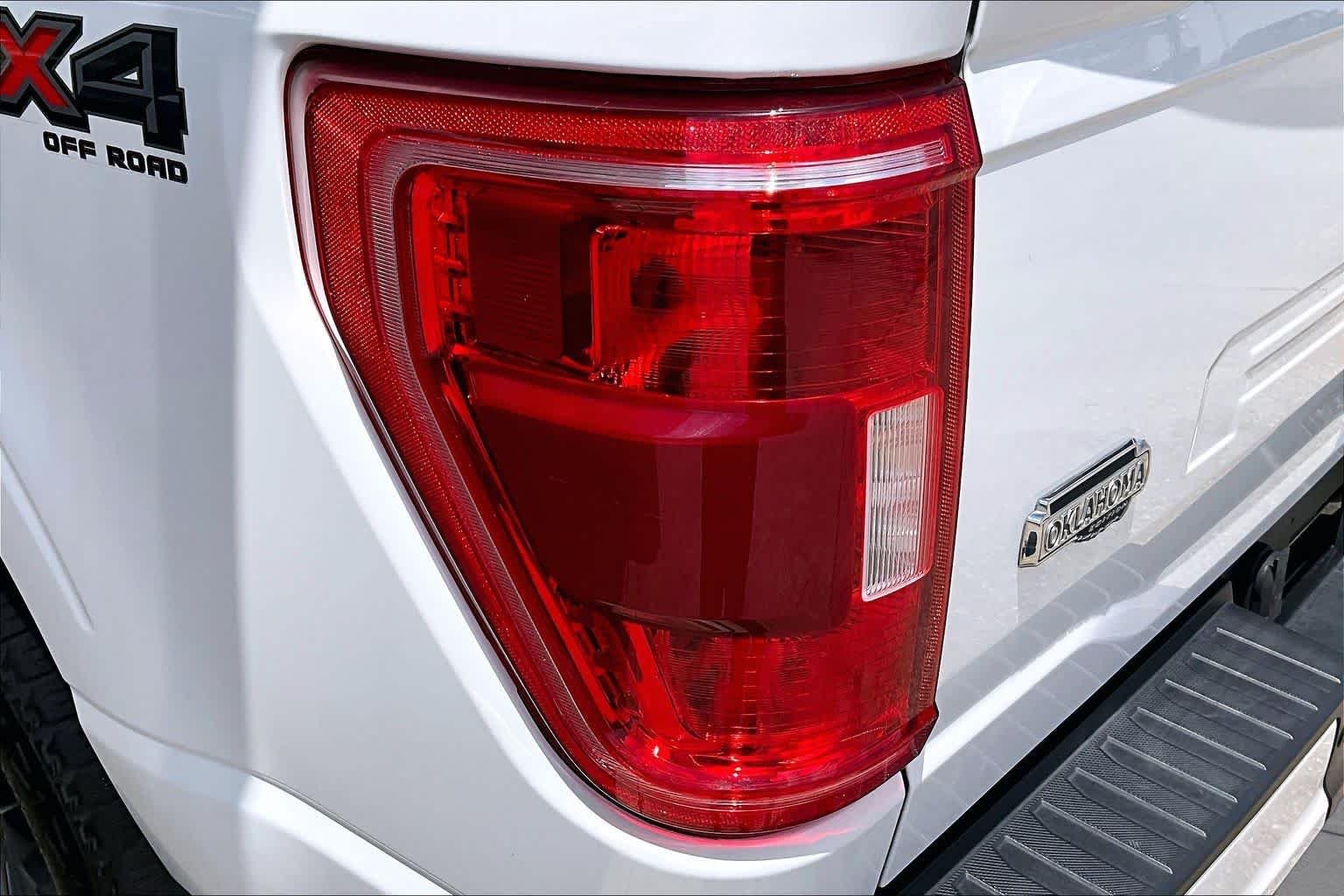 Used 2023 Oxford White Ford XLT image 29