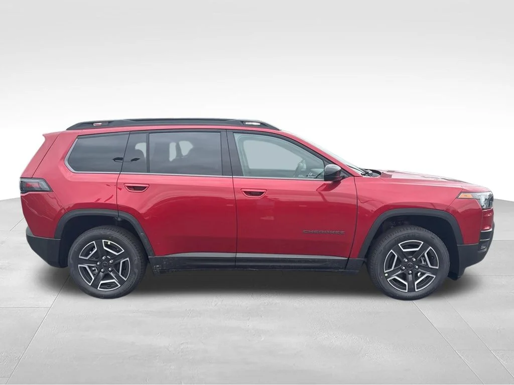 New 2026 Red Hot Pearl-Coat Exterior Paint Jeep Laredo image 2
