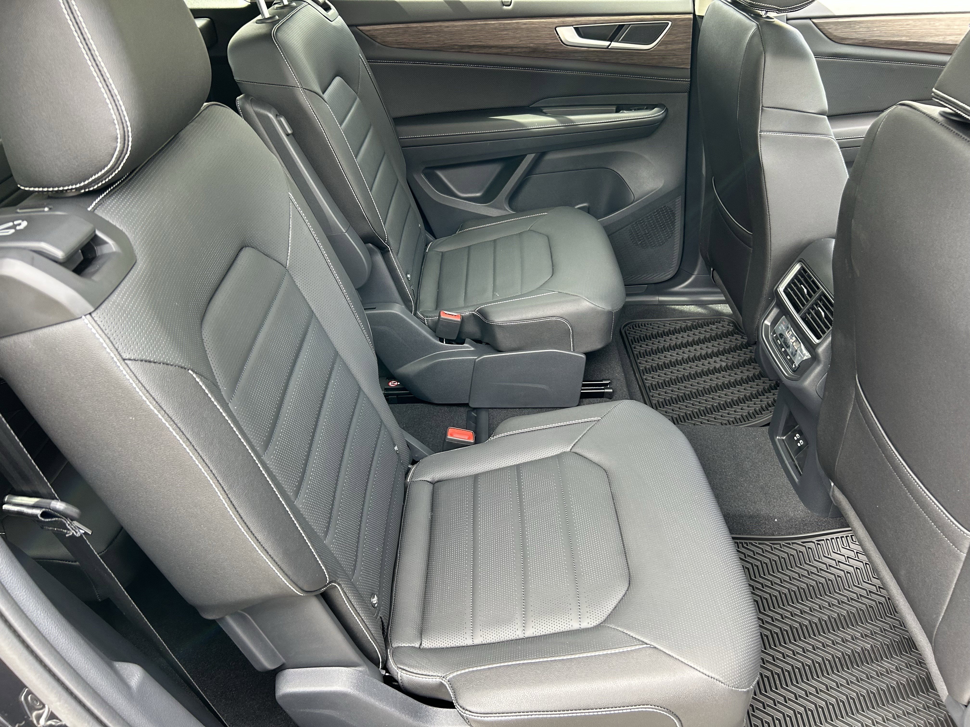 New 2026 Deep Black Pearl Volkswagen 2.0T SEL image 9