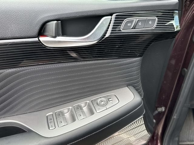 Used 2023 Red Hyundai Calligraphy image 27