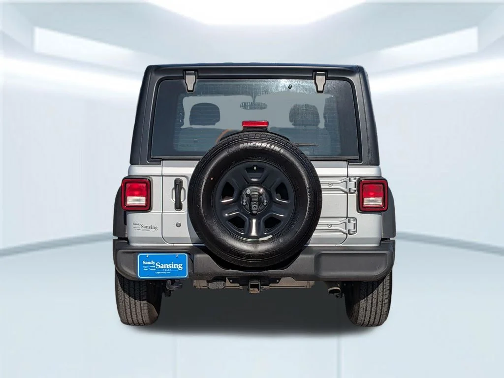 Used 2023 Silver Jeep Sport image 5