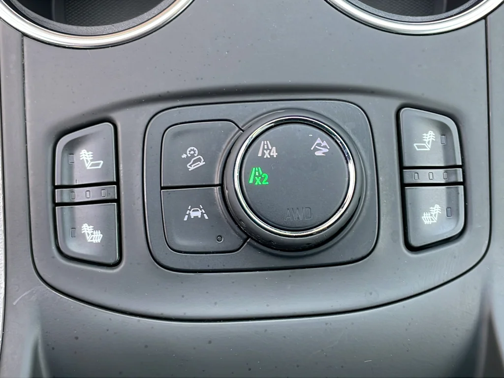 Used 2022 Silver GMC SLT image 21