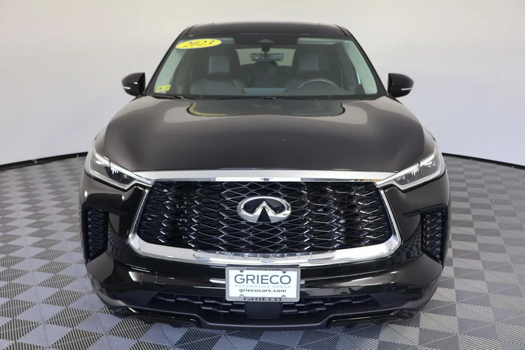 Used 2023 Black INFINITI PURE image 2