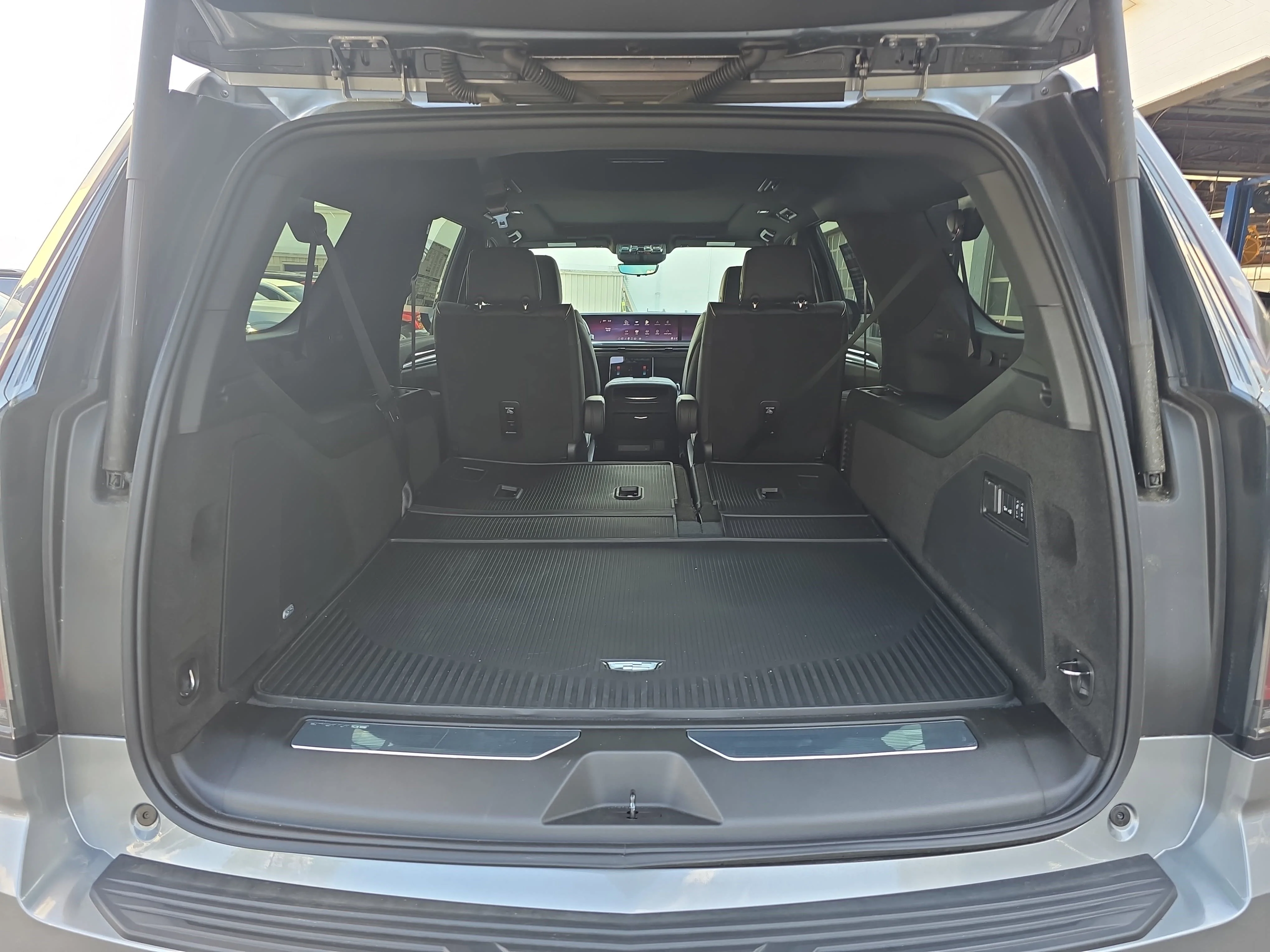 2025 Cadillac Escalade ESV Premium Luxury - Photo 17