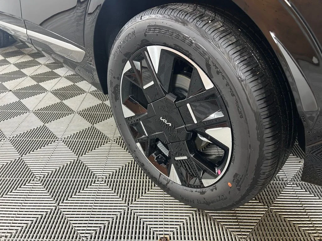 New 2027 Fusion Black Kia SX Prestige image 22