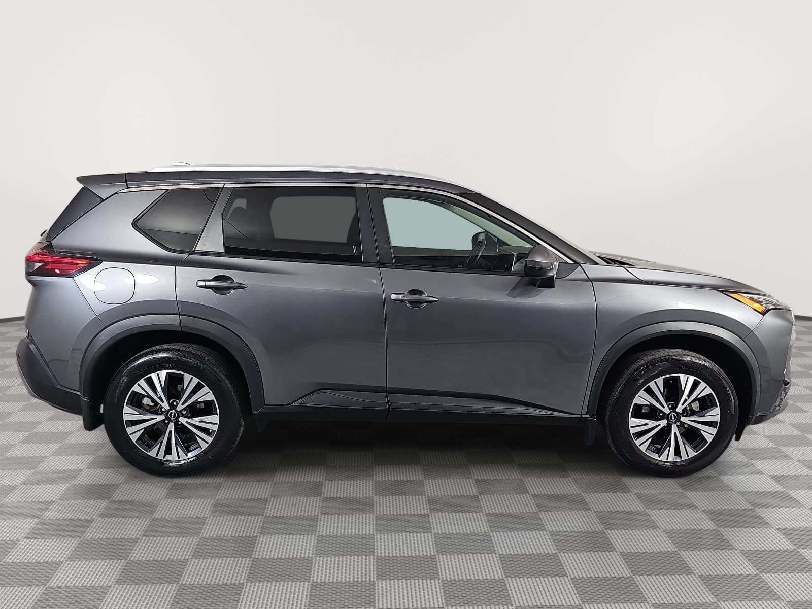 Used 2022 Gray Nissan SV image 9