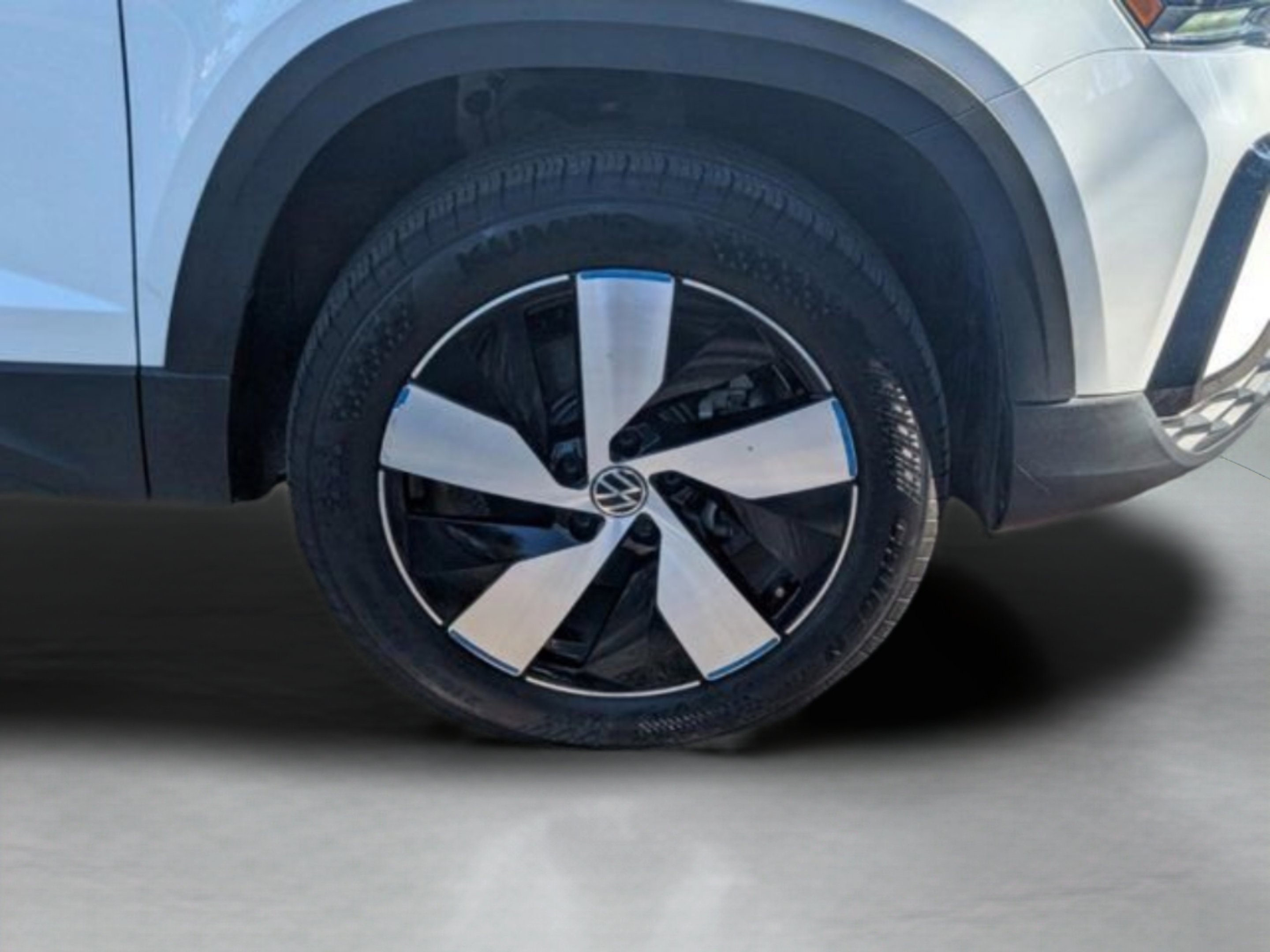 Used 2024 Pure White Volkswagen S image 31