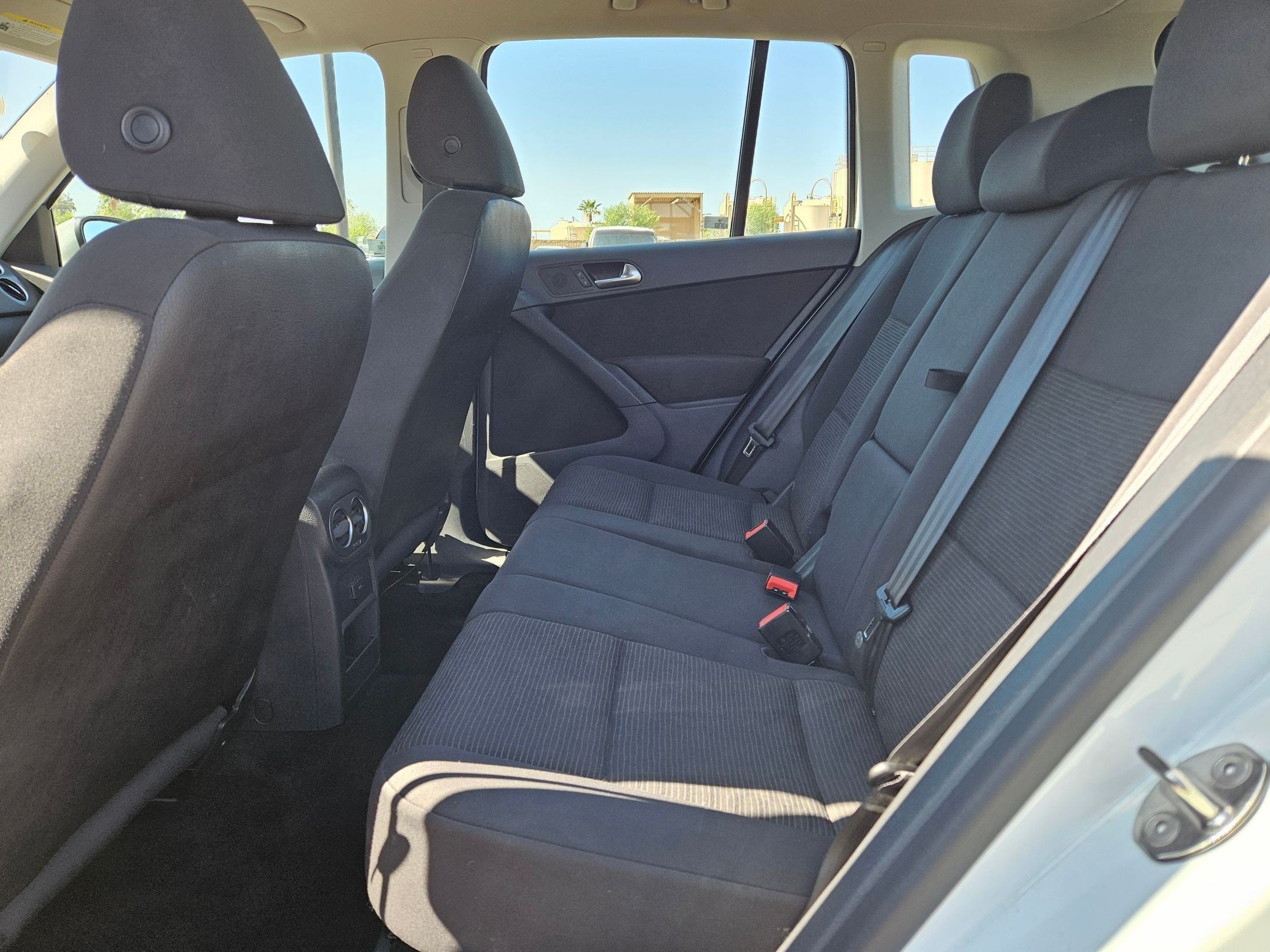 Certified Used 2017 White Volkswagen 2.0T image 23