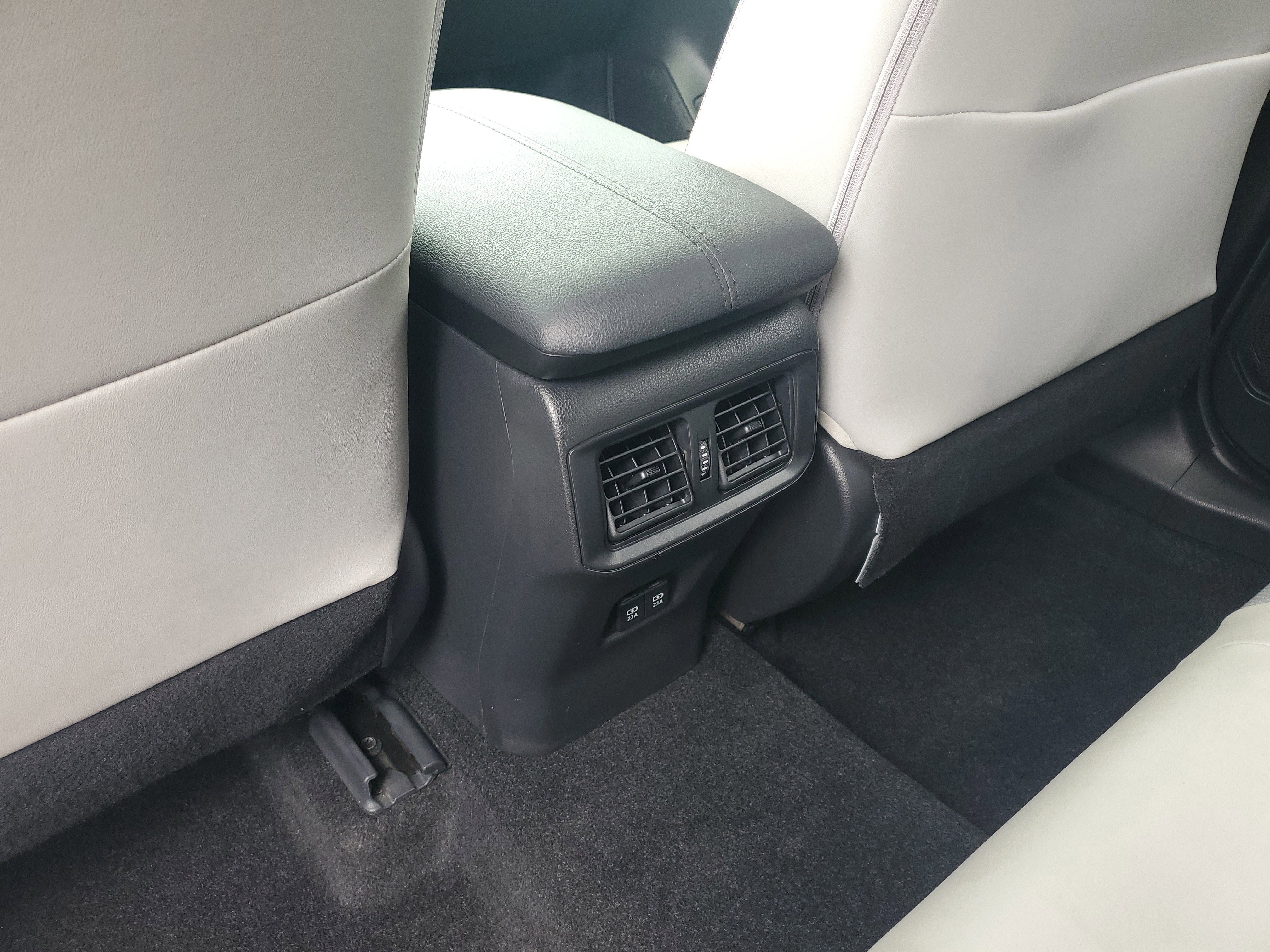 Used 2020 Blizzard Pearl Toyota Hybrid Limited image 13