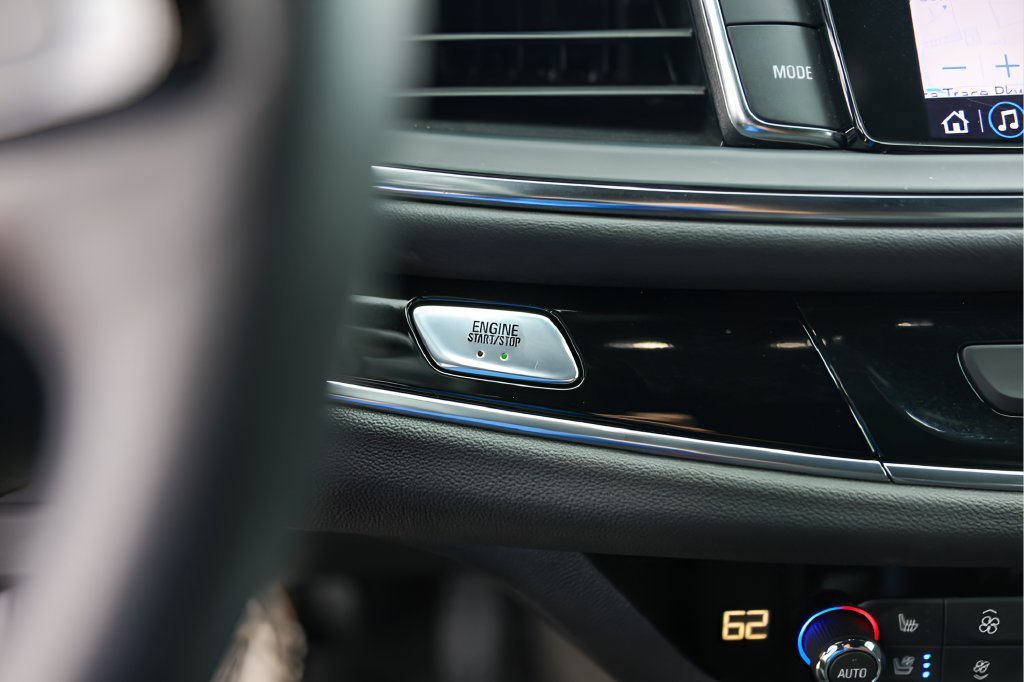 Used 2023 EBONY TWILIGHT METALLIC Buick Avenir image 19
