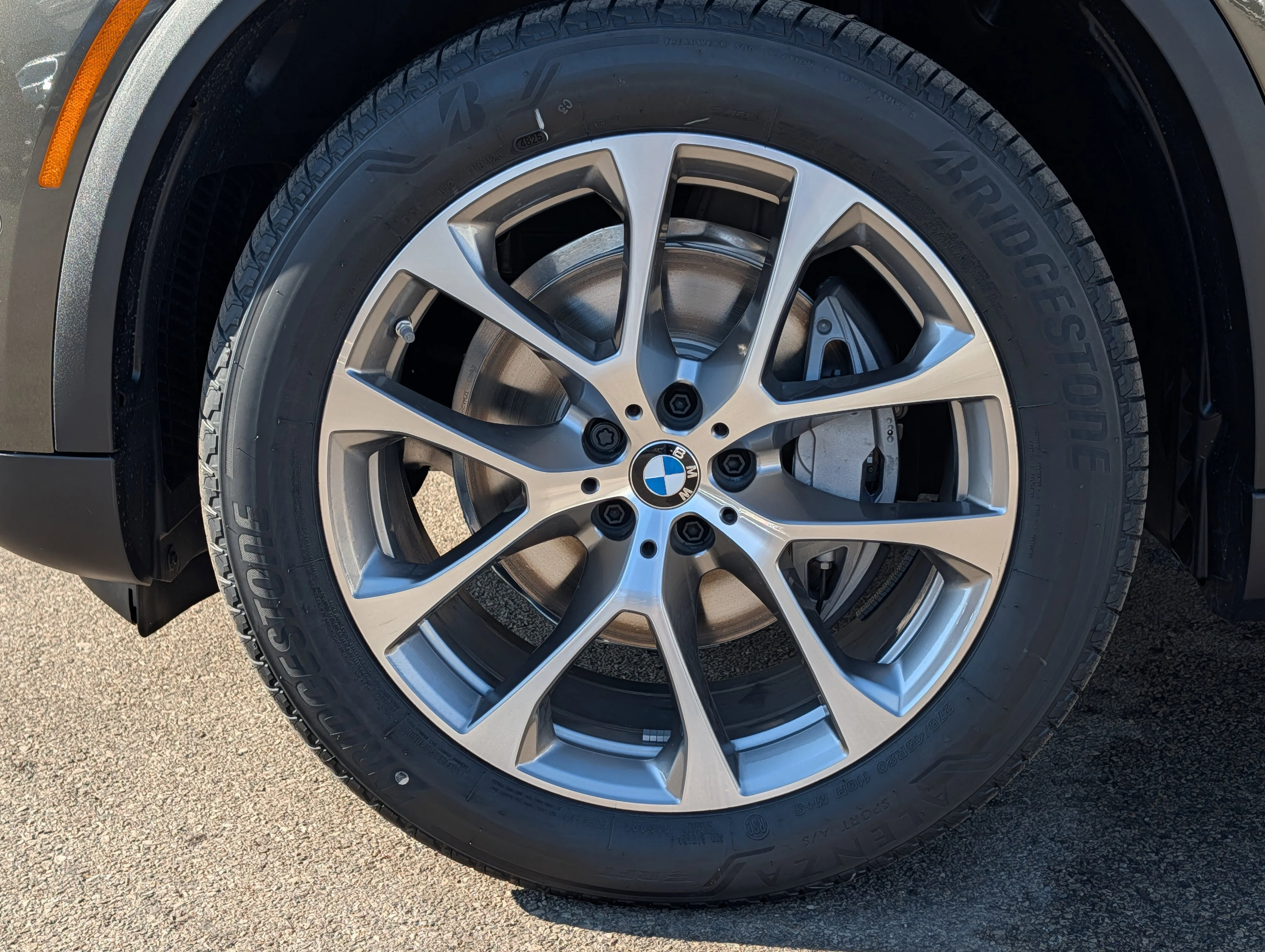 New 2026 Manhattan Green Metallic BMW xDrive40i image 4