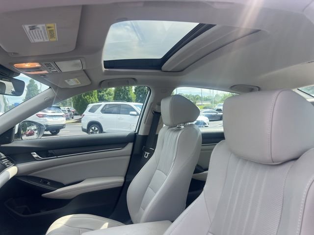 Used 2020 Platinum White Pearl Honda Touring 2.0T image 13