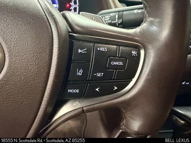 Used 2019 Red Lexus 300h image 21