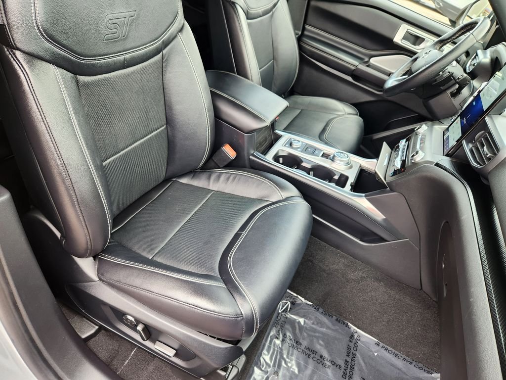 Used 2020 Silver Ford ST image 11