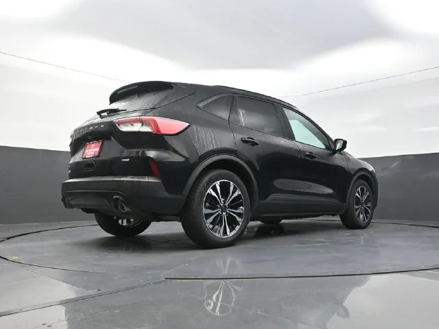 Used 2021 Black Ford SE image 37