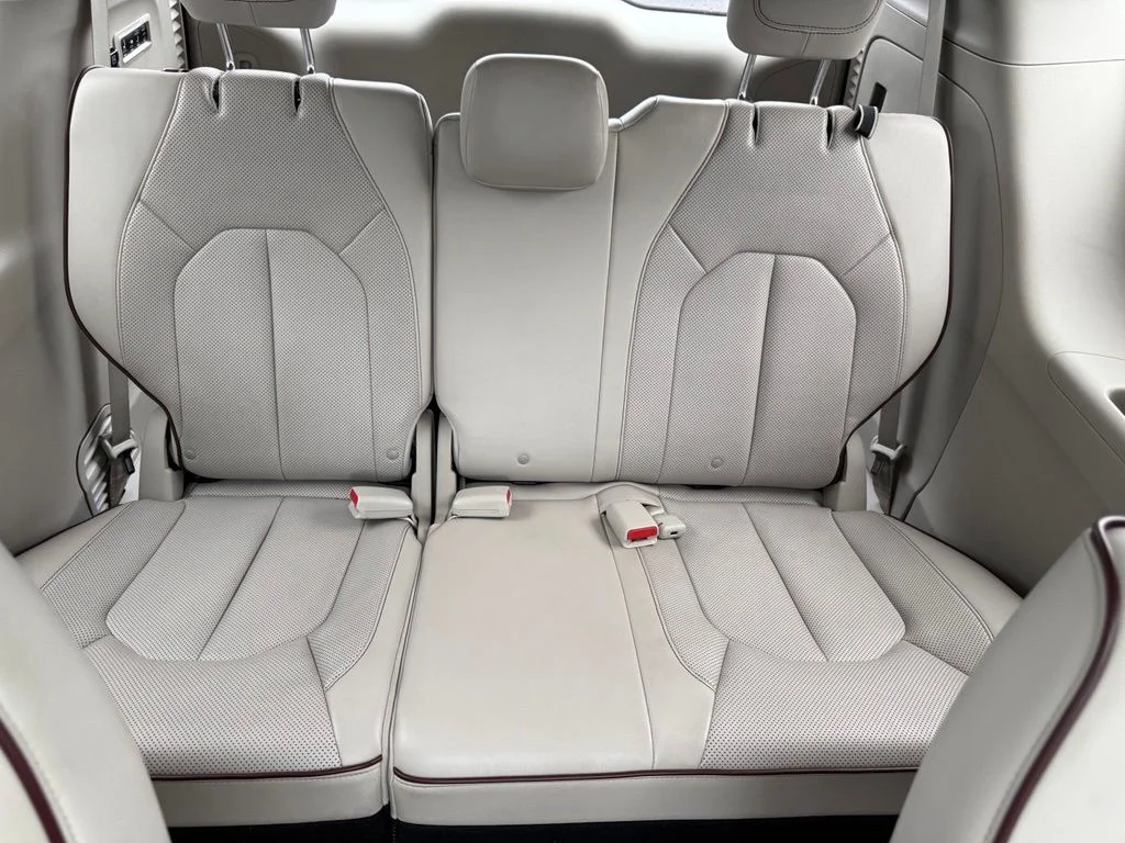 Certified Used 2017 Silver Chrysler Limited image 49