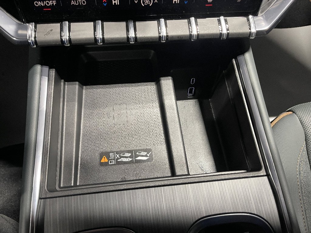 2025 GMC Acadia AT4 - Photo 29