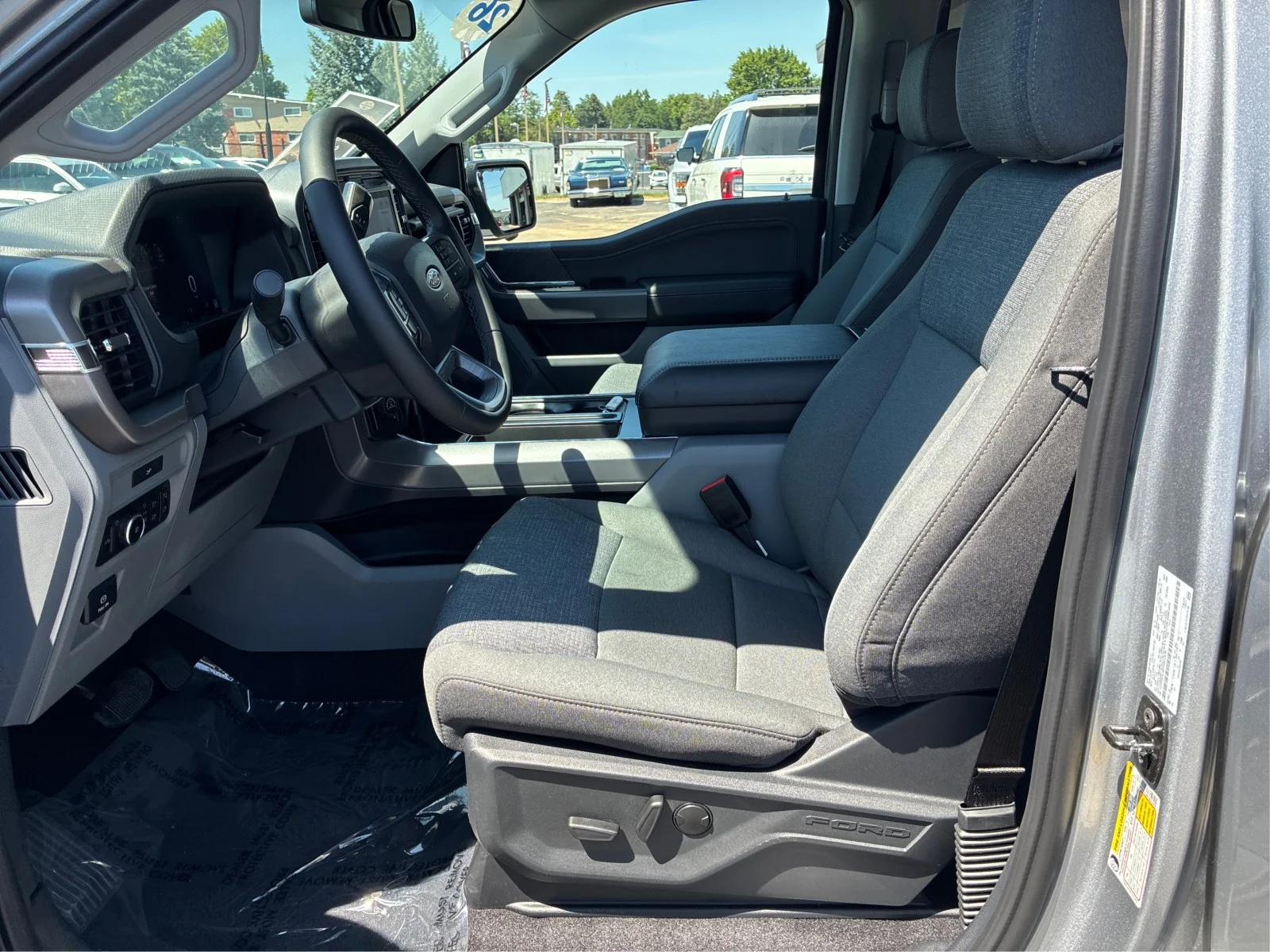 New 2026 Iconic Silver Metallic Ford XLT image 8