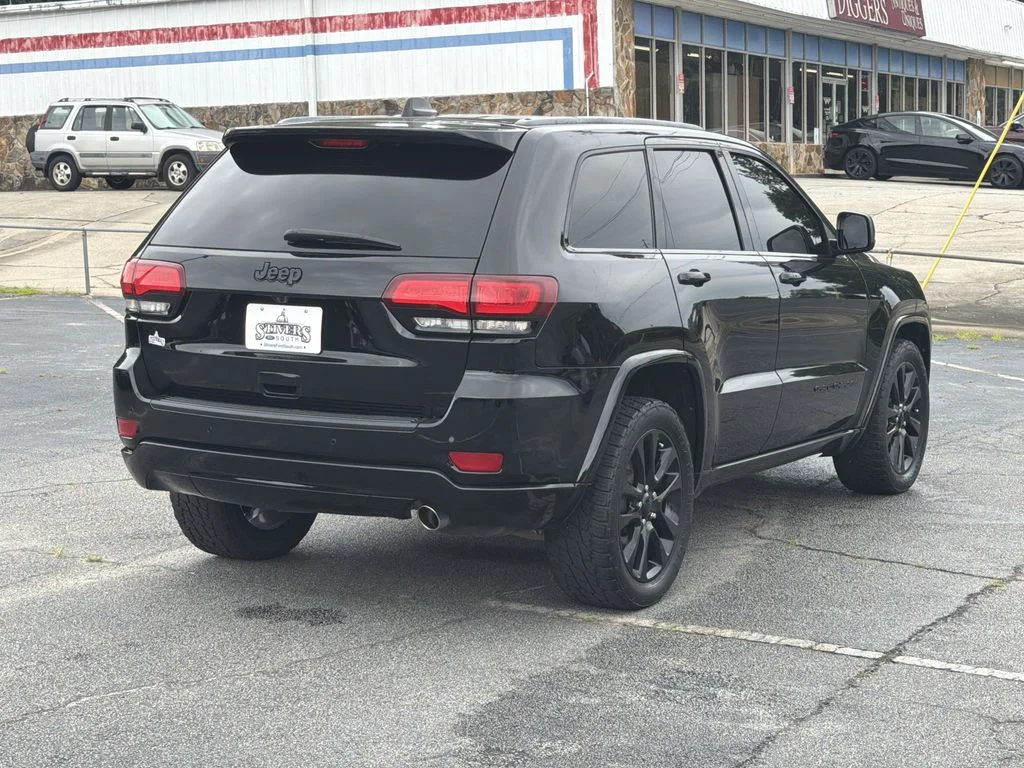 Used 2019 Black Jeep Altitude image 7