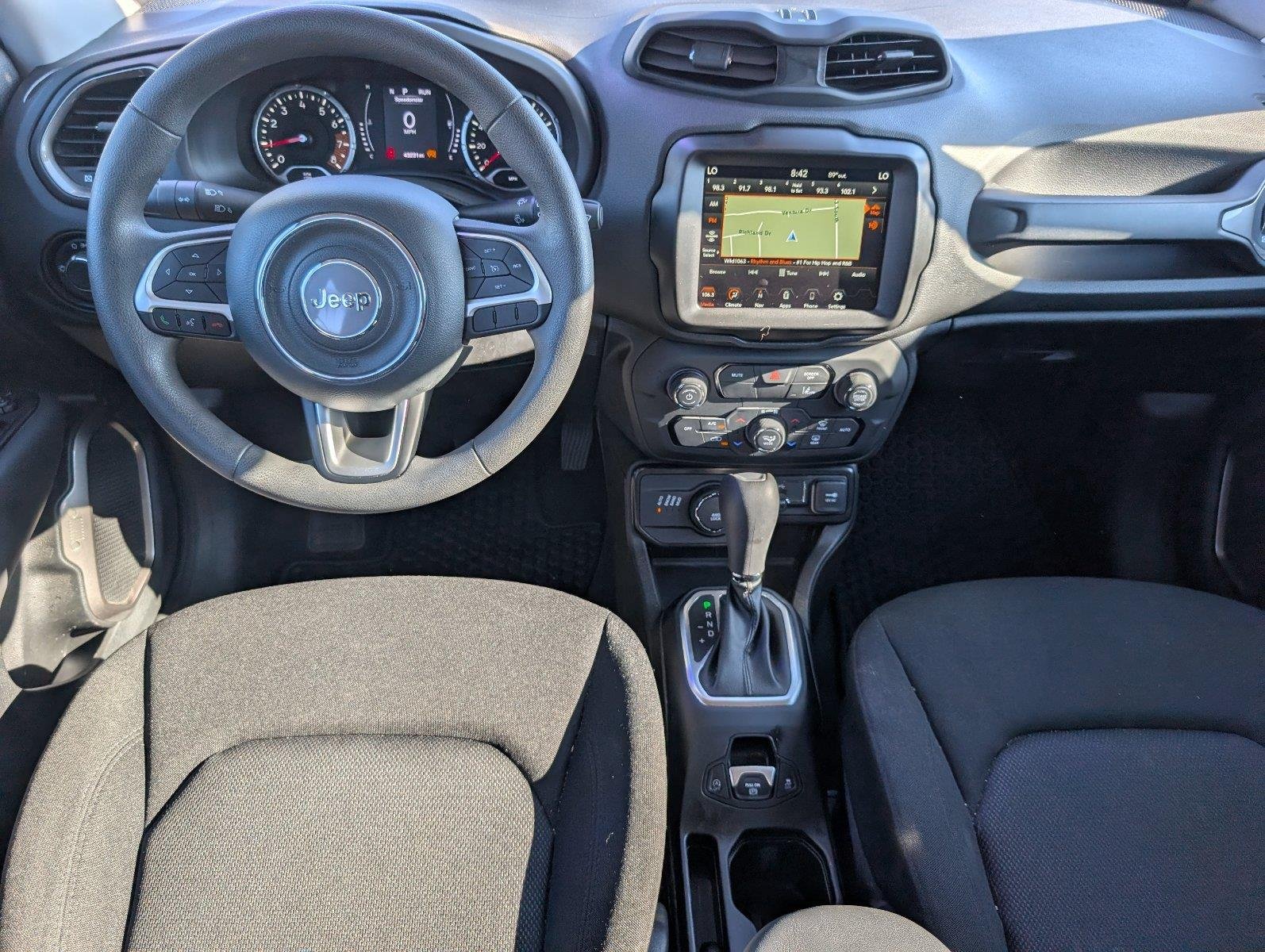 Used 2023 Colorado Red Clearcoat Jeep Latitude image 32