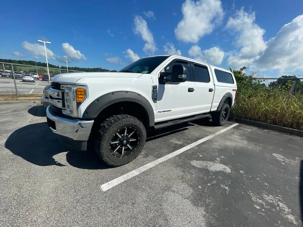 Used 2017 White Ford XLT image 2