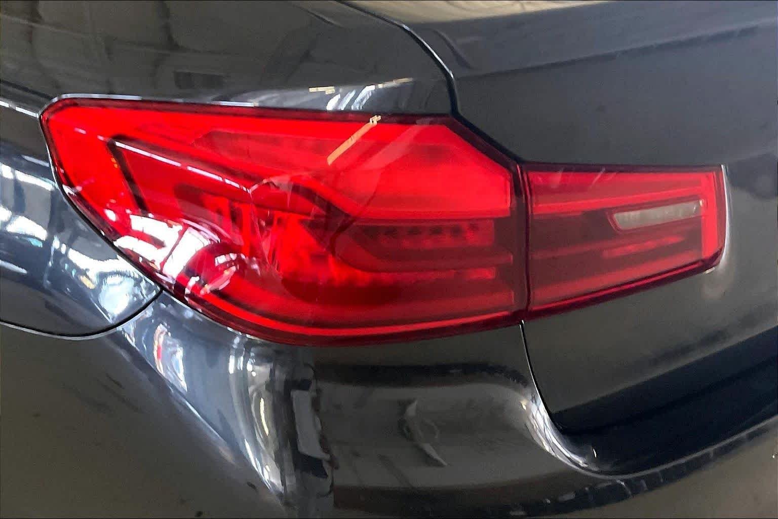Used 2020 Dark Graphite Metallic BMW 540i image 25