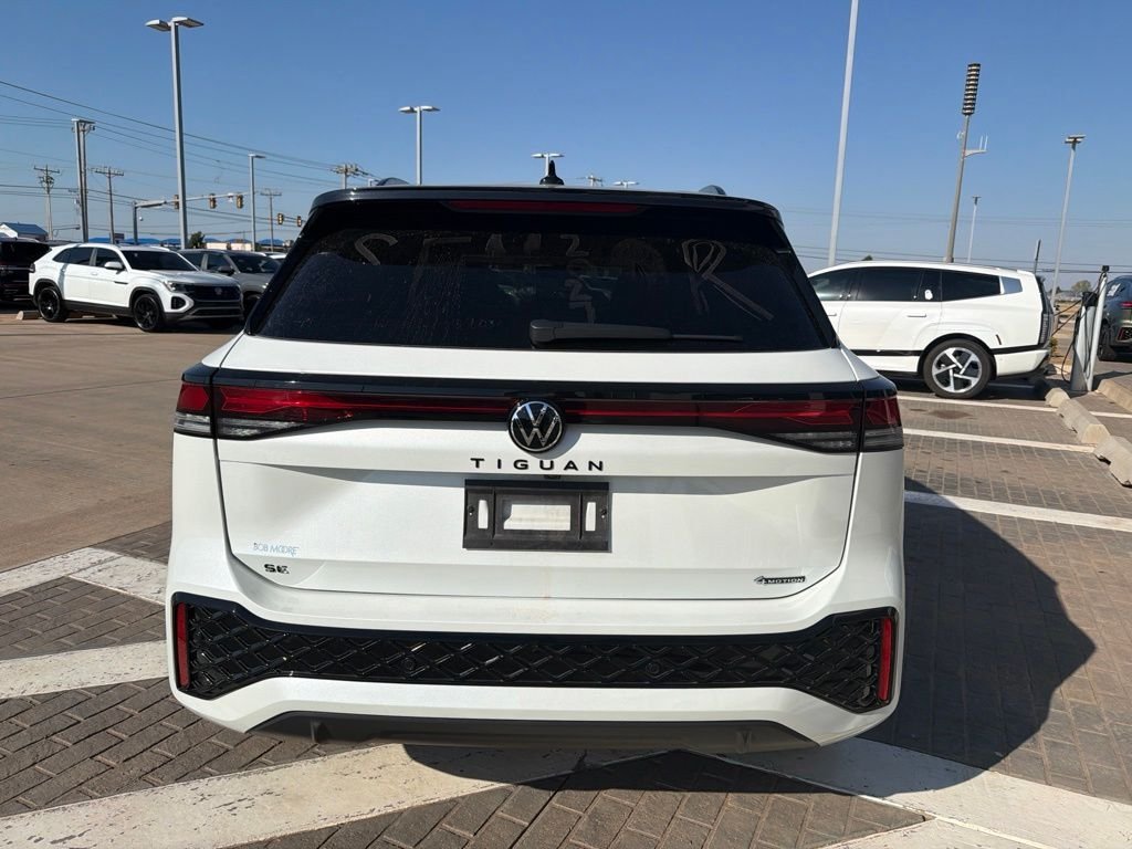 Used 2025 Opal White w/Deep Black Roof Volkswagen 2.0T SE R-Line Black image 6
