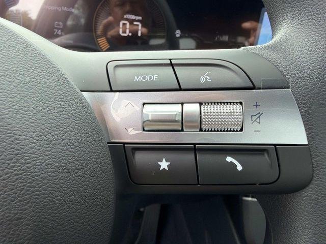 New 2027 Green Hyundai SE FWD image 22
