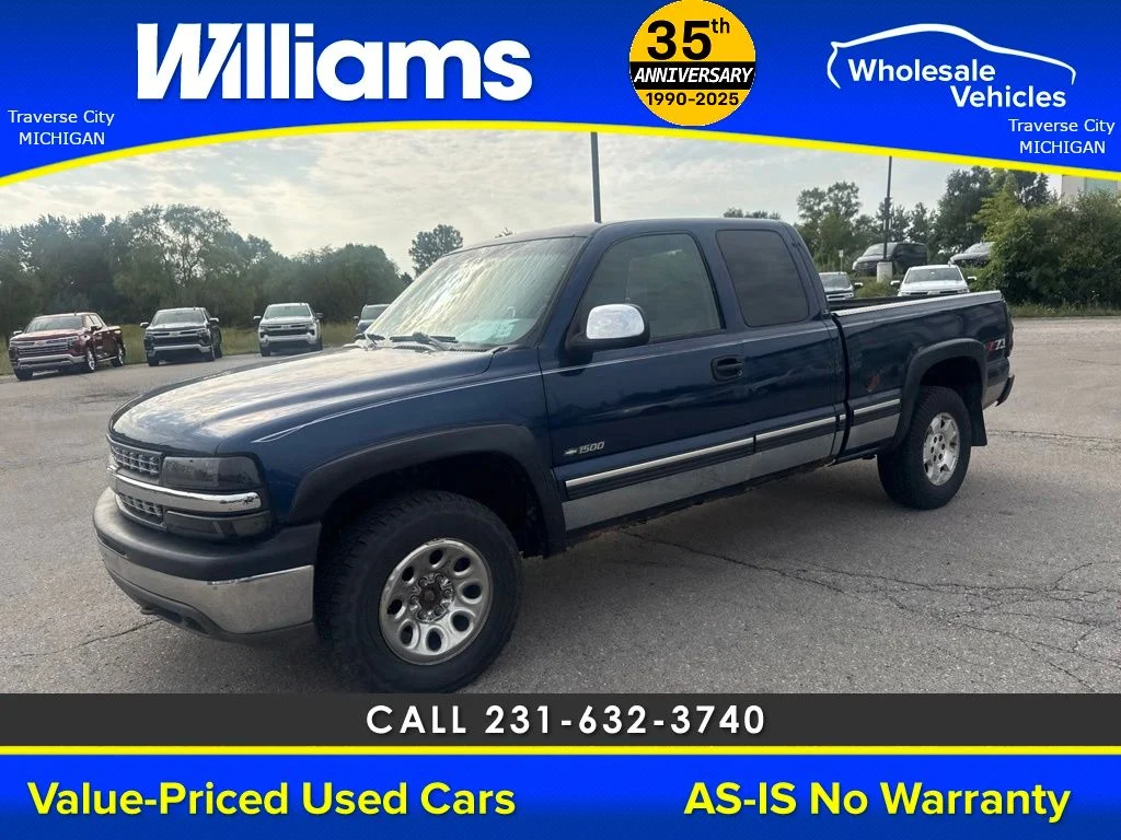 Used 2000 Indigo Blue Metallic Chevrolet LS image 13