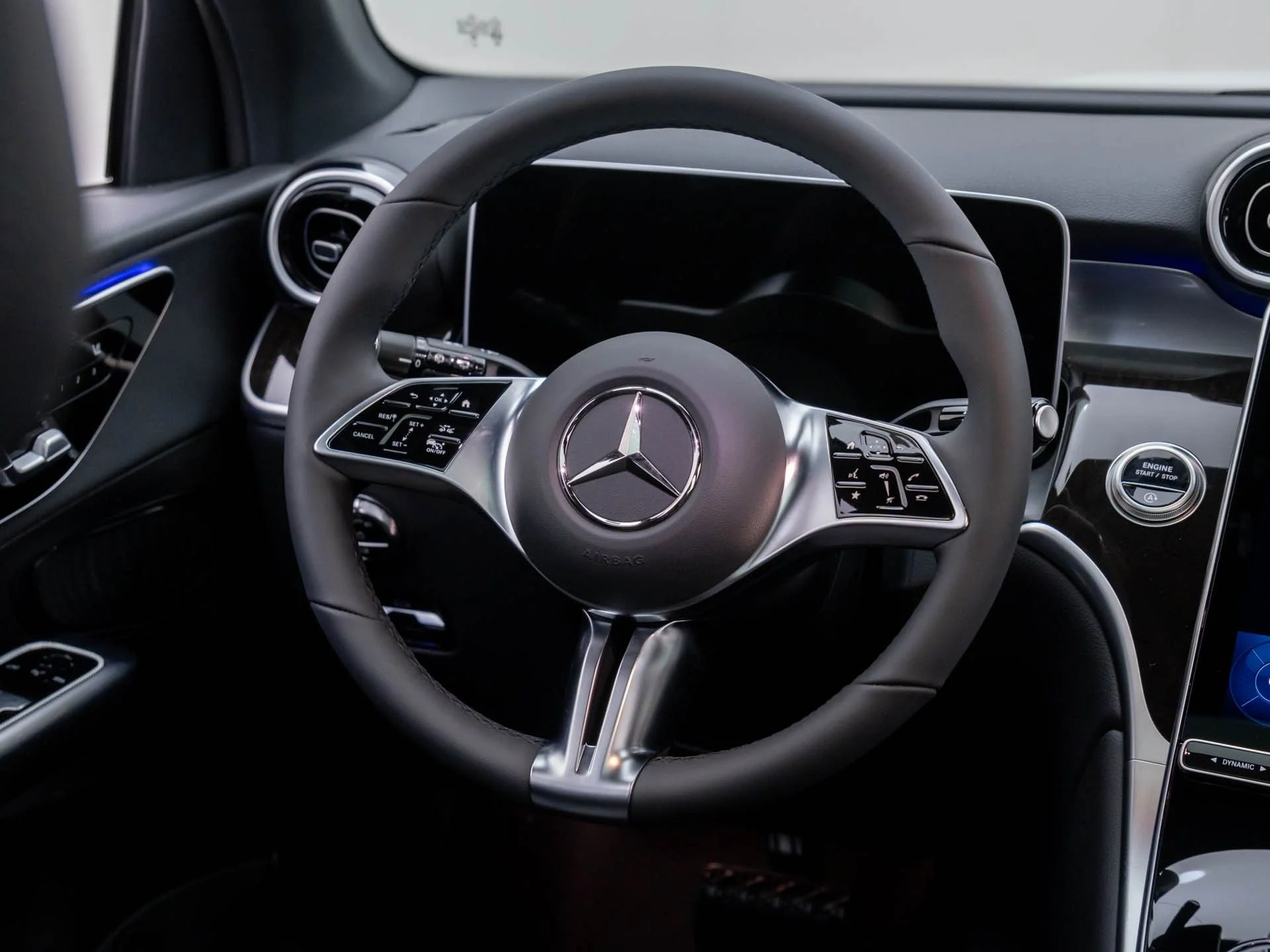 New 2026 White Mercedes-Benz GLC 300 image 10