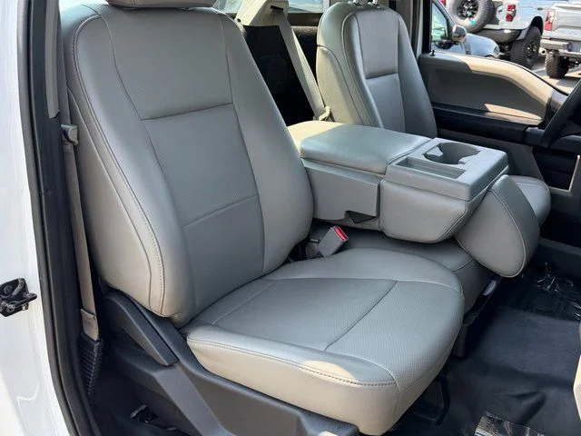 Used 2016 White Ford XL image 34