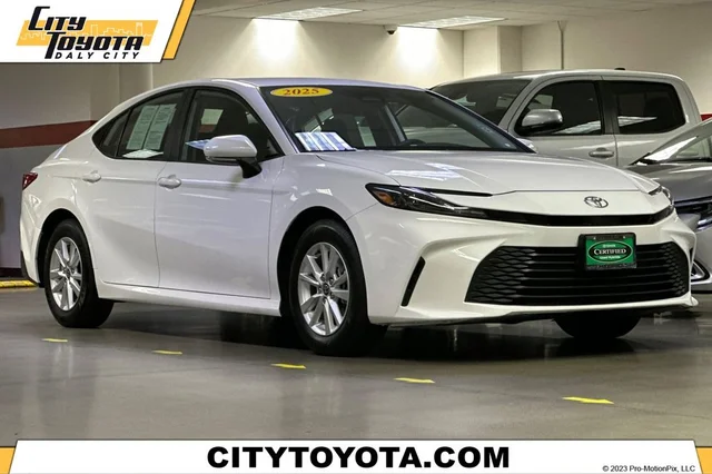2025 Toyota Camry LE