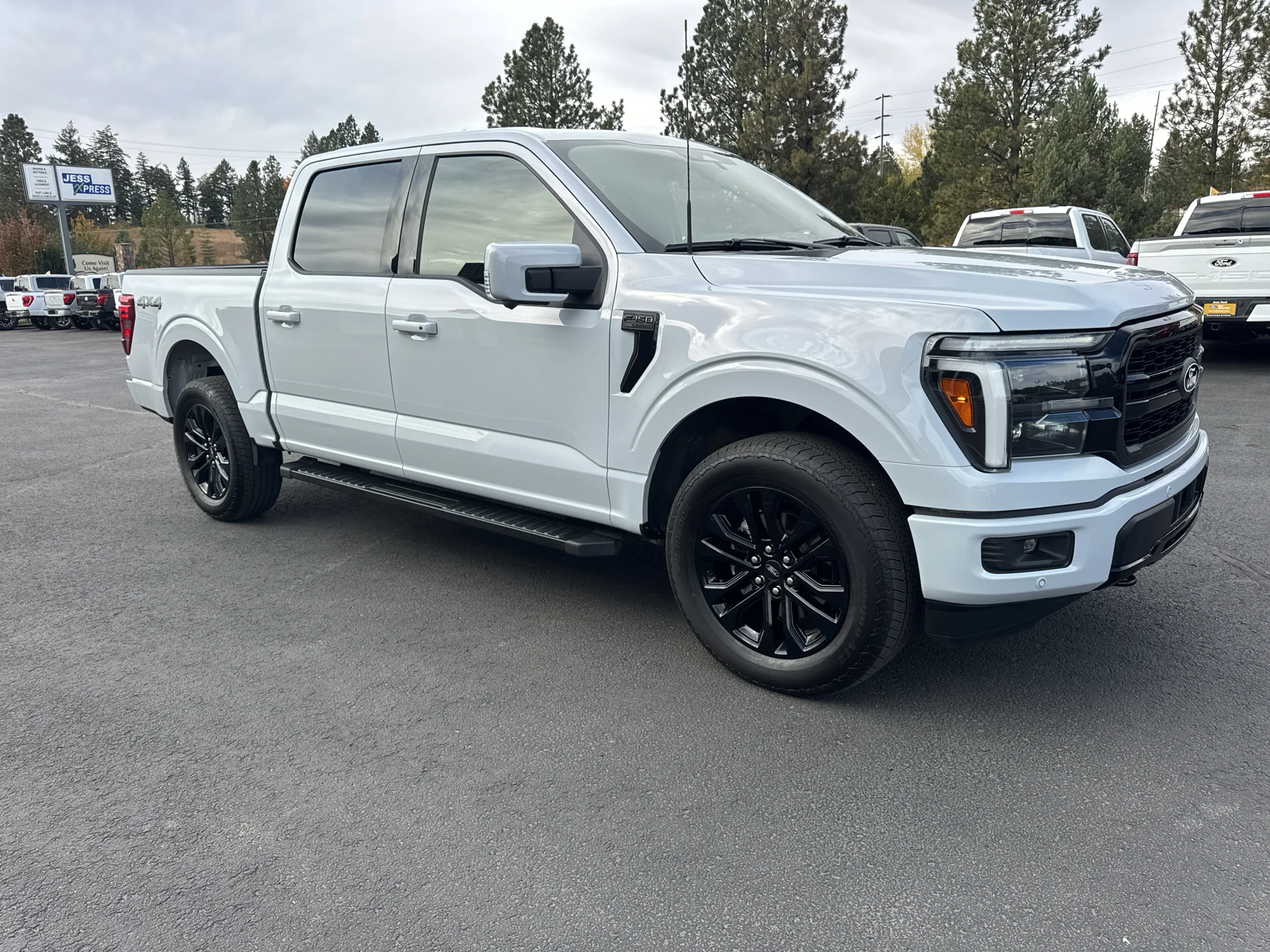 Certified Used 2025 Space White Metallic Ford LARIAT image 9