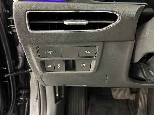 Used 2020 Black Hyundai Limited image 27