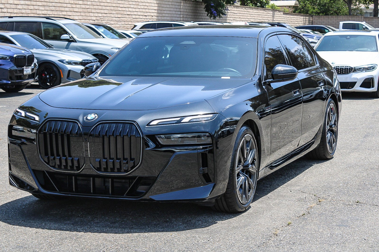 Used 2025 Black Sapphire Metallic BMW 740i image 3