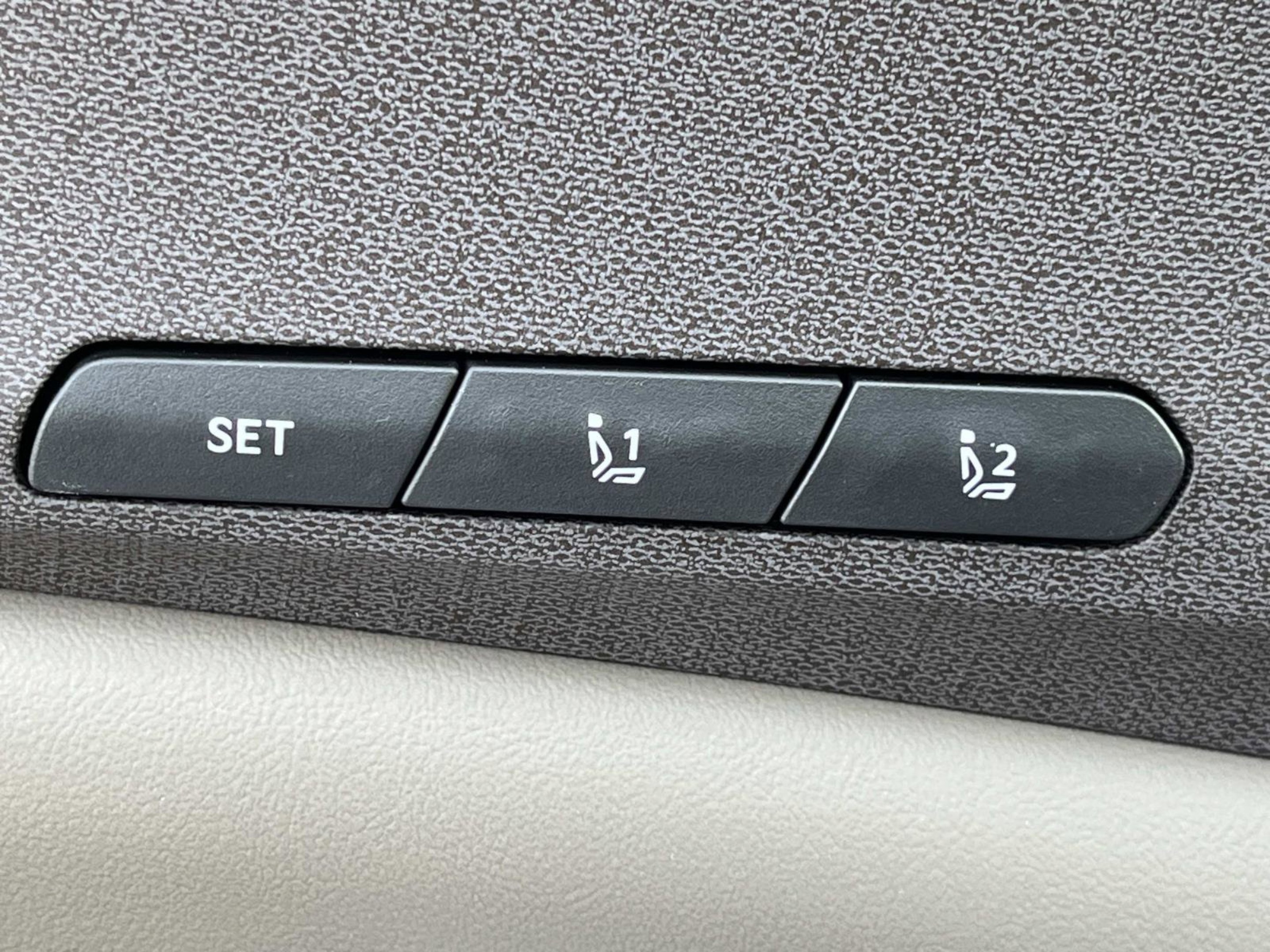 New 2026 Deep Chroma Blue Kia EX image 27